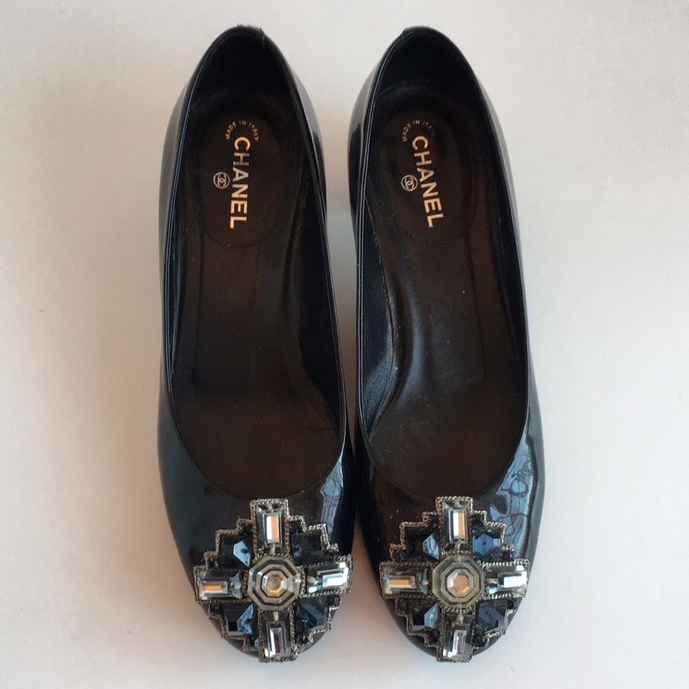 Chanel Patent Low Heels/Crystal Details